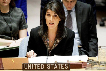 La embajadora estadounidense ante Naciones Unidas, Nikki Haley, durante una reunion del Consejo de Seguridad.