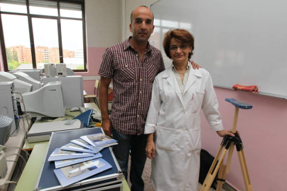 Raúl Andrés Gutiérrez junto con otra de las investigadoras que ha participado en el proyecto.