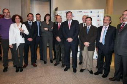 Antonio Silván, con responsables y técnicos de inspecciones técnicas y rehabilitación de edificios.