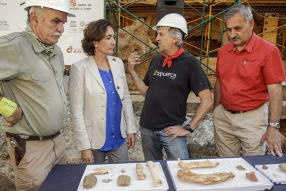 Eudald Carbonell, la consejera de Cultura, María Josefa García, Juan Luis Arsuaga y José María Bermúdez de Castro