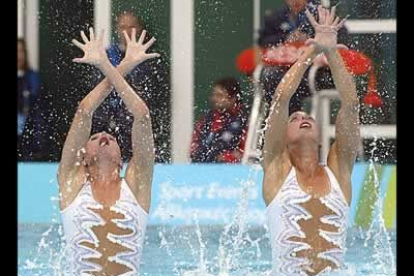 Más proporcionadas son las chicas de natación sincronizada. Las españolas Gemma Mengual y Paola Tirados pueden presumir de ejercicios laureados y cuerpo olímpico.