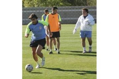 Manuel Pérez, junto a sus compañeros, en una sesión de entrenamiento