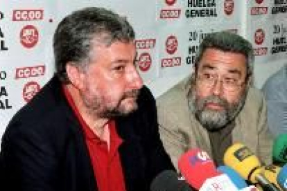 El secretario general de CC. OO., José María Fidalgo, (izquierda) y de UGT, Cándido Méndez