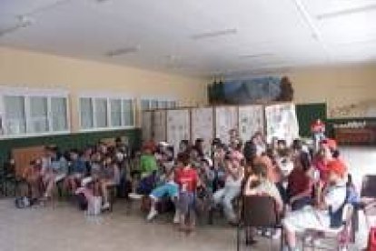 Un grupo de niños en una de las actividades realizadas en el campamento
