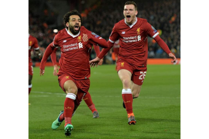 Salah guió al Liverpool al triunfo frente al Manchester City. POWELL