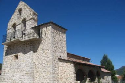 La Iglesia de Llanos de Alba ha sido restaurada por las administraciones y la junta vecinal.