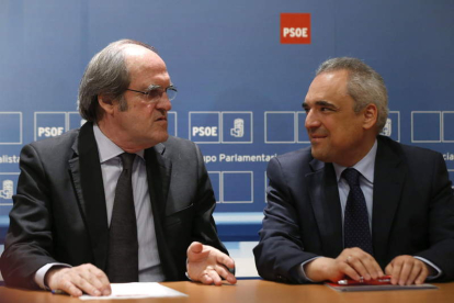 El candidato del PSOE, Gabilondo, y el presidente de la comisión gestora del PSM, Simancas.