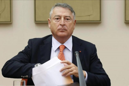 El presidente de RTVE, Jose Antonio Sanchez, durante su comparecencia ante la Comision de Presupuestos del Congreso para presentar las cuentas de la corporacion publica para el 2016.