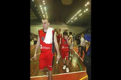 Los del Bilbao se retiran a los vestuarios visiblemente agotados después de ser derrotados por Baloncesto León.