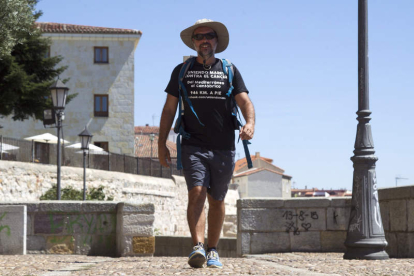 Alberto Suárez, a su paso por Zamora. EFE
