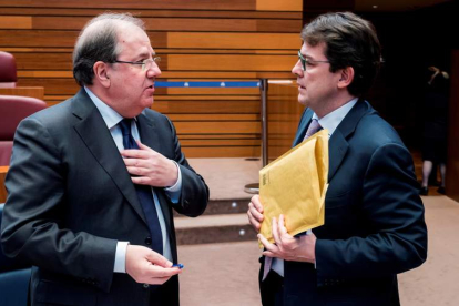 El presidente de la Junta, Juan Vicente Herrera, con el presidente del PP, Fernández Mañueco. R. GARCÍA