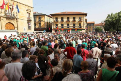 Isabel Saavedra, mujer en la marcha. Norberto