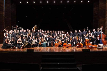 La Joven Orquesta Leonesa interpreta en La Bañeza y León obras de Mendelssohn y Beethoven. DL