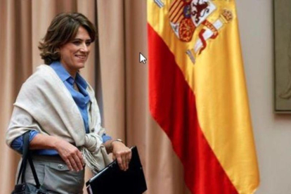 La ministra Dolores Delgado, en la comisión.