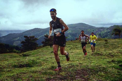 El atleta leonés Pablo Villa participa con España en el Mundial de trail. DL