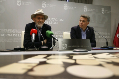 Matías Llorente y Juan Pablo Regadera presentan la feria. FERNANDO OTERO