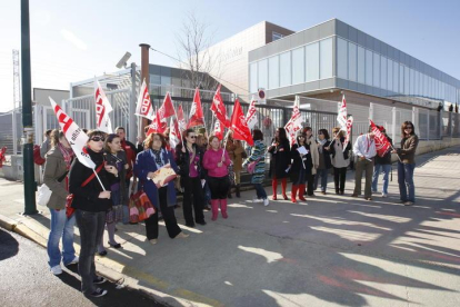 Imagen de una concentración de los trabajadores de Atento celebrada en 2009