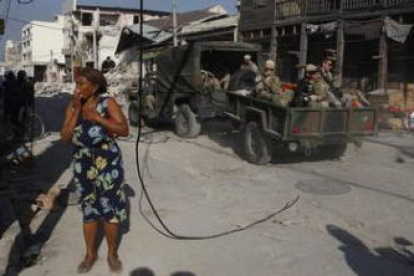 Los marines estadounidenses ya realizan labores de reconocimiento en el centro de Puerto Príncipe.