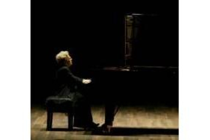 Concierto de la pianista Alicia de Larrocha en el Auditorio de León