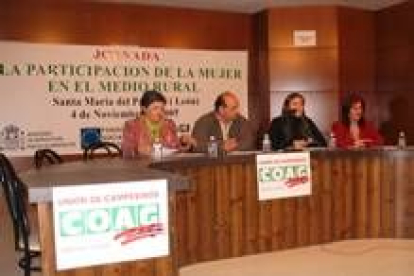 Una de las conferencias organizadas el viernes por el sindicato agrario