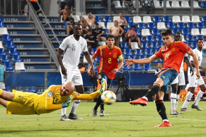 Marc Roca hizo el 1-1 que iniciaba la remontada de España en la semifinal frente a Francia. TARPINI