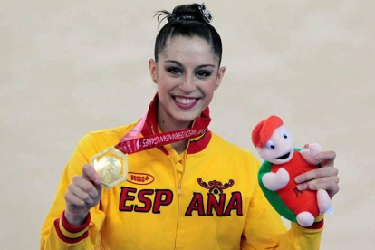 Carolina luce orgullosa el oro conseguido en Mersin. La leonesa mejora el bronce de Pescara 2009.