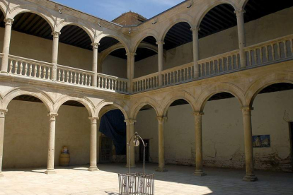 La casa palacio de Grajal de Campos será uno de los monumentos que abrirá al público esta Semana Santa.