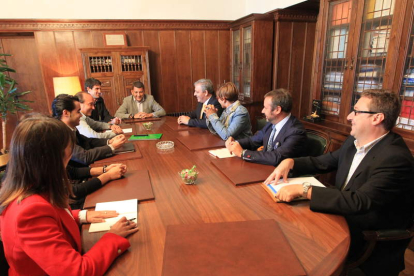 La directiva berciana del Círculo Empresarial Leonés se reunió ayer con el alcalde.