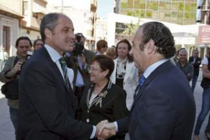 Camps saluda al presidente de la Diputación Provincial de Alicante, José Joaquín Ripoll.