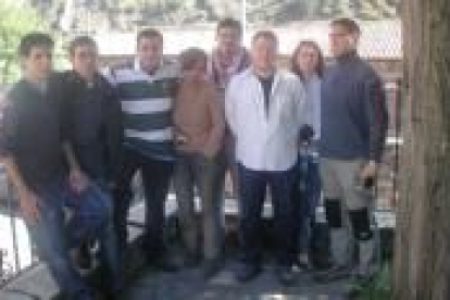 Iván García del Blanco (con jersey a rayas) con miembros de JJSS