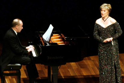 2006: KIRI TE KANAWA. Denominada ‘la condesa de la música’, la gran soprano neozelandesa ofreció un recital memorable. RAMIRO