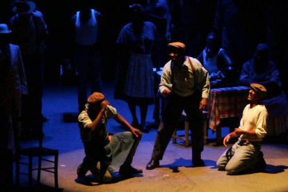2007: NEW YORK HARLEM
THEATHER. Puso en escena la
ópera ‘Porgy and Bess’, de George Gershwin. NORBERTO