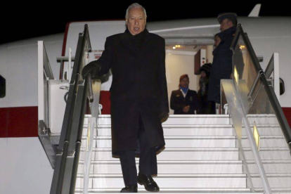 El ministro de Exteriores, José Manuel García-Margallo, a su llegada a Kiev.