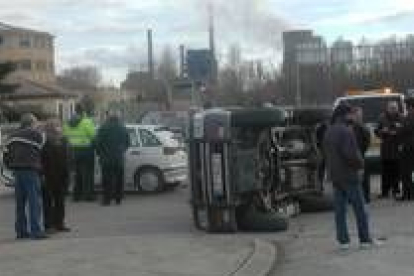 El accidente de ayer en La Robla se saldó sin víctimas, por fortuna