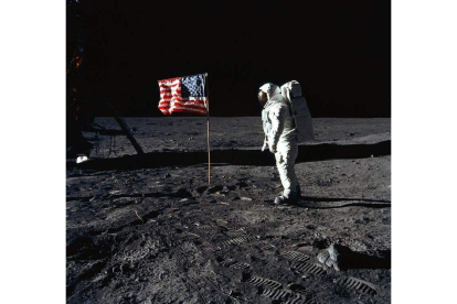 Armstrong dio sus primeros pasos en la Luna el 20 de julio de 1969. NASA