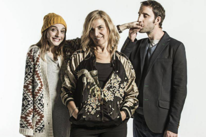 María Valverde y Dani Rovira se ponen bajo la batuta de Maria Ripoll (centro) en la comedia 'Ahora o nunca'.