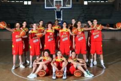 selección española, en la que se encuentran Pascua, Lima y Revuelto, superó sin agobios a Chequia