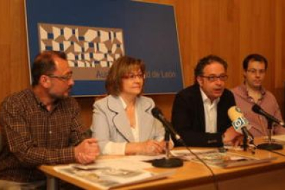 R. Barrera, Evelia Fernández, Javier Chamorro y J. Rodríguez.