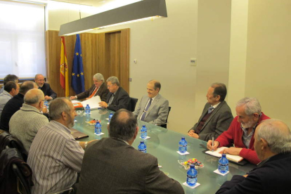 José Valín se reúne con las comunidades de regantes que se abastecen de Riaño.