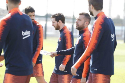 Messi junto a sus compañeros del Barça.