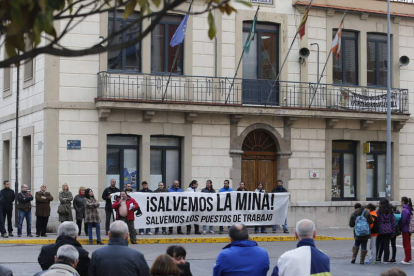 Estefanía Niño y Barrio Planillo realizaron el manifiesto en defensa de la minería