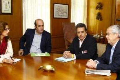 Un momento de la recepción al nuevo abad de las Siete Palabras
