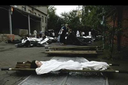 Otra de las destacadas en la categoría de acontecimientos noticiosos fue esta imagen tomada en la matanza en la escuela de Beslan.
