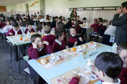 El precio del menú para los comensales habituales será de 4,59 euros más el incremento del IPC.