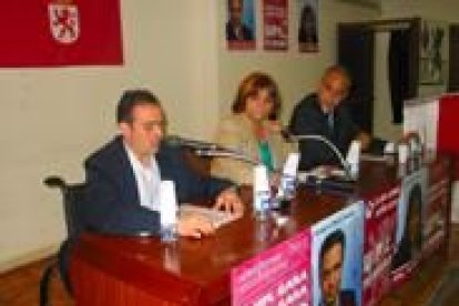 De Francisco arropó a la candidata, Daniela Fernández