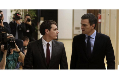 Pedro Sánchez, y el presidente de Ciudadanos, Albert Rivera, en una imagen de archivo