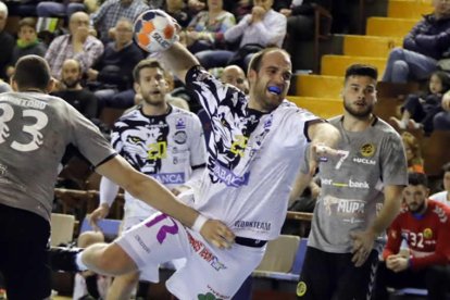 El pivote Zivan Pesic, uno de los jugadores cuya renovación está aún pendiente.