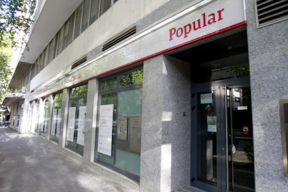 Una oficina del Banco Popular. CÉSAR CABRERA