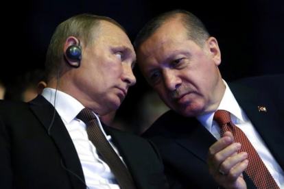 Los presidente de Rusia, Vladimir Putin, y de Turquía, Recep Tayyip Erdogan, en Estambul.