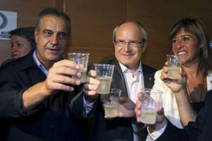 Corbacho,  José Montiilla y la alcaldesa de L-™Hospitalet, Nuria Marín, en una imagen reciente.